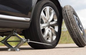 باتری به باتری و پنچرگیری سیار در میانه