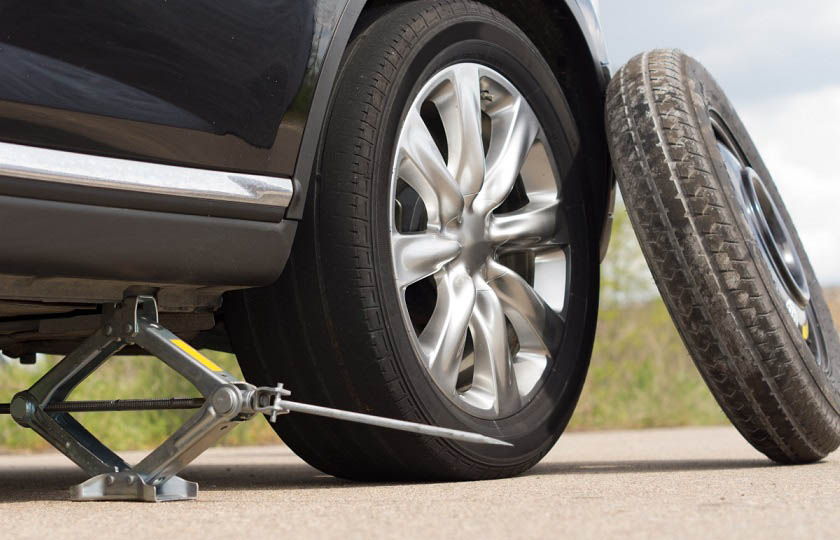 باتری به باتری و پنچرگیری سیار در میانه